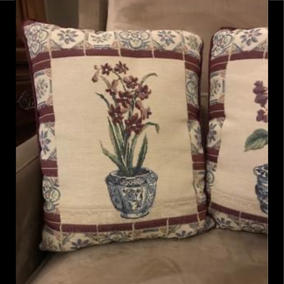 Flower pot cushions- two - Picture 1 of 4
